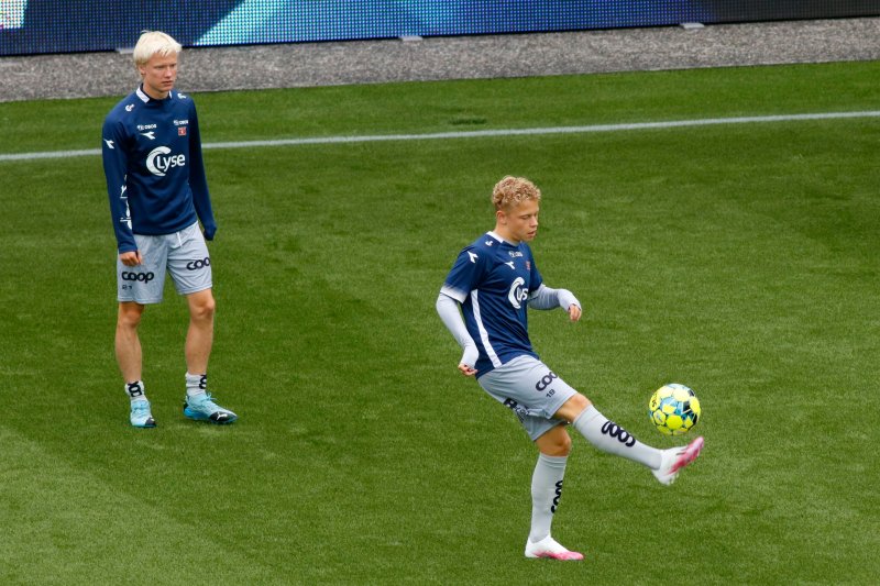 Sondre Auklend var tilbake i troppen etter en periode med sykdom. Her sammen med Harald Nilsen Tangen under oppvarmingen. Foto: Tor Erik Schrøder / NTB scanpix